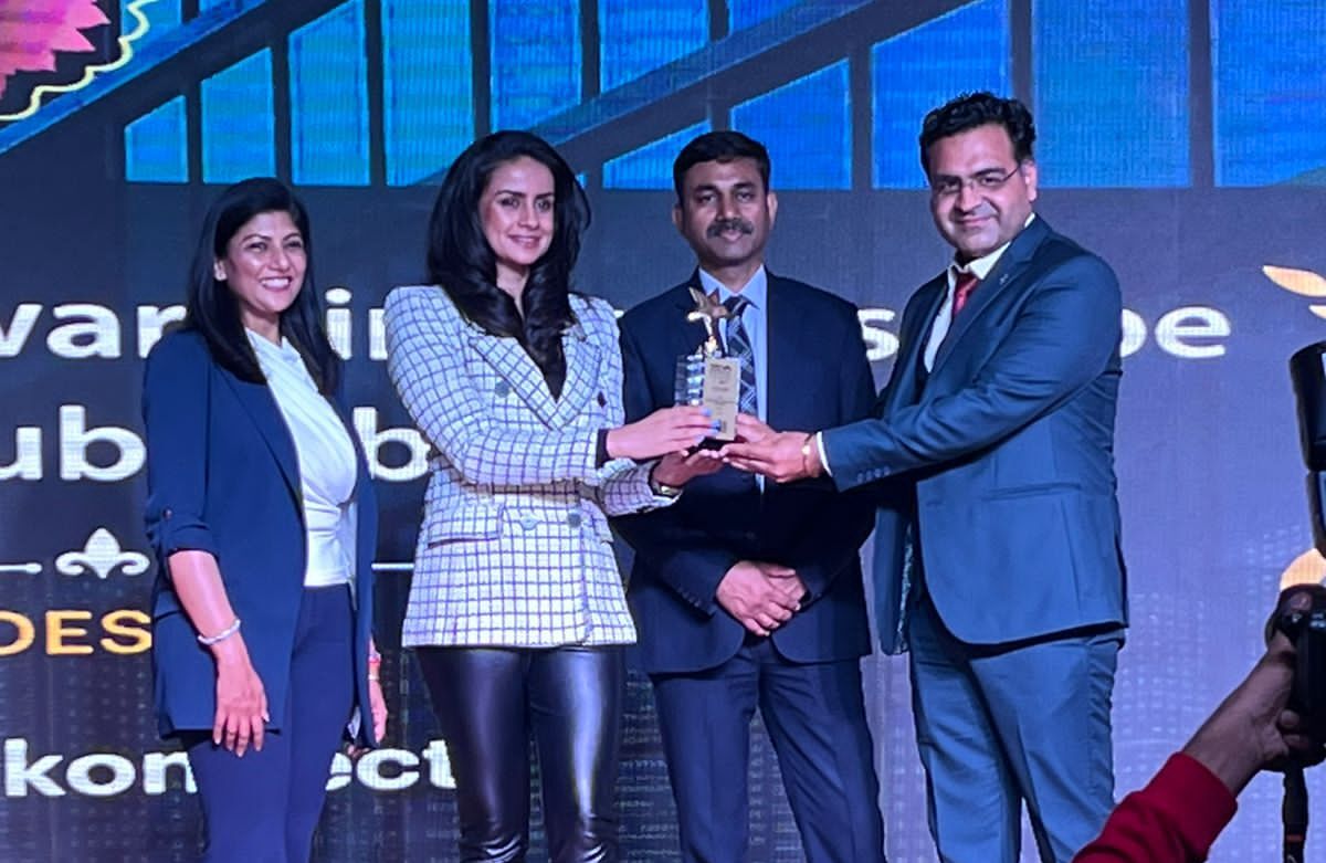 The Award received by Mr Anuj Narula in the category of “Upcoming Real Estate Consultant” by Gul Panag on behalf of Entrepreneurship Magzine